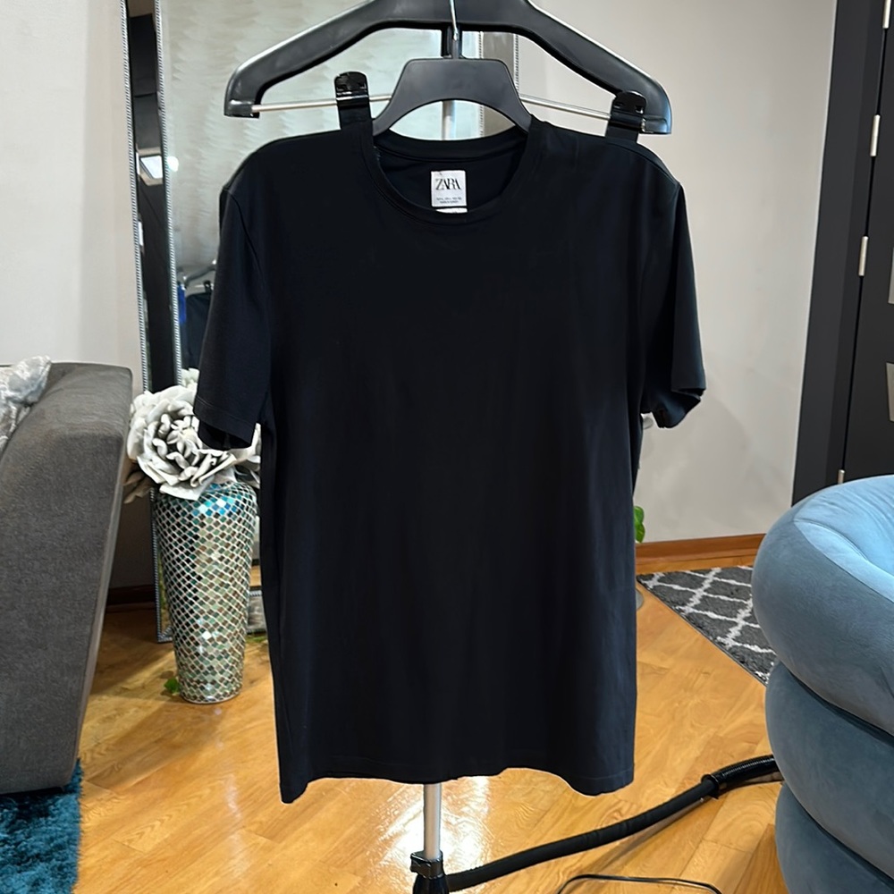 Zara men’s Slim fit size large stretchy material size large